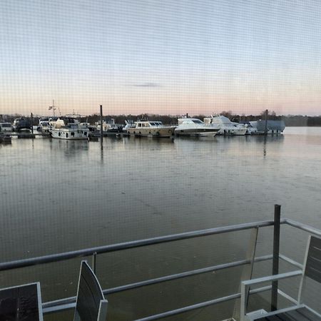 Hausboot Leukermeer Well 웰 외부 사진