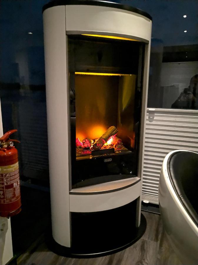 Hausboot Leukermeer Well 웰 외부 사진
