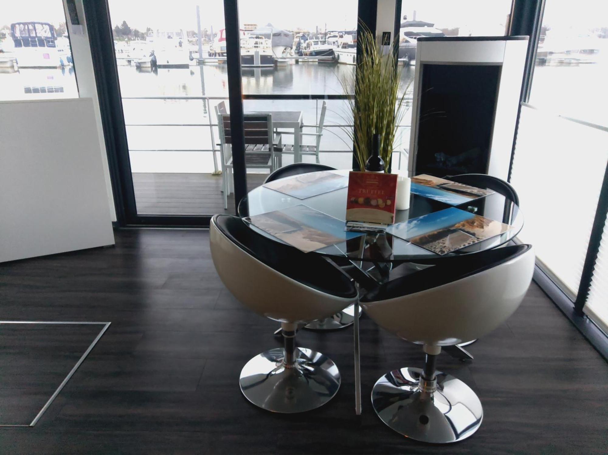 Hausboot Leukermeer Well 웰 외부 사진