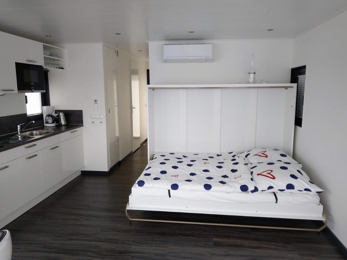 Hausboot Leukermeer Well 웰 외부 사진