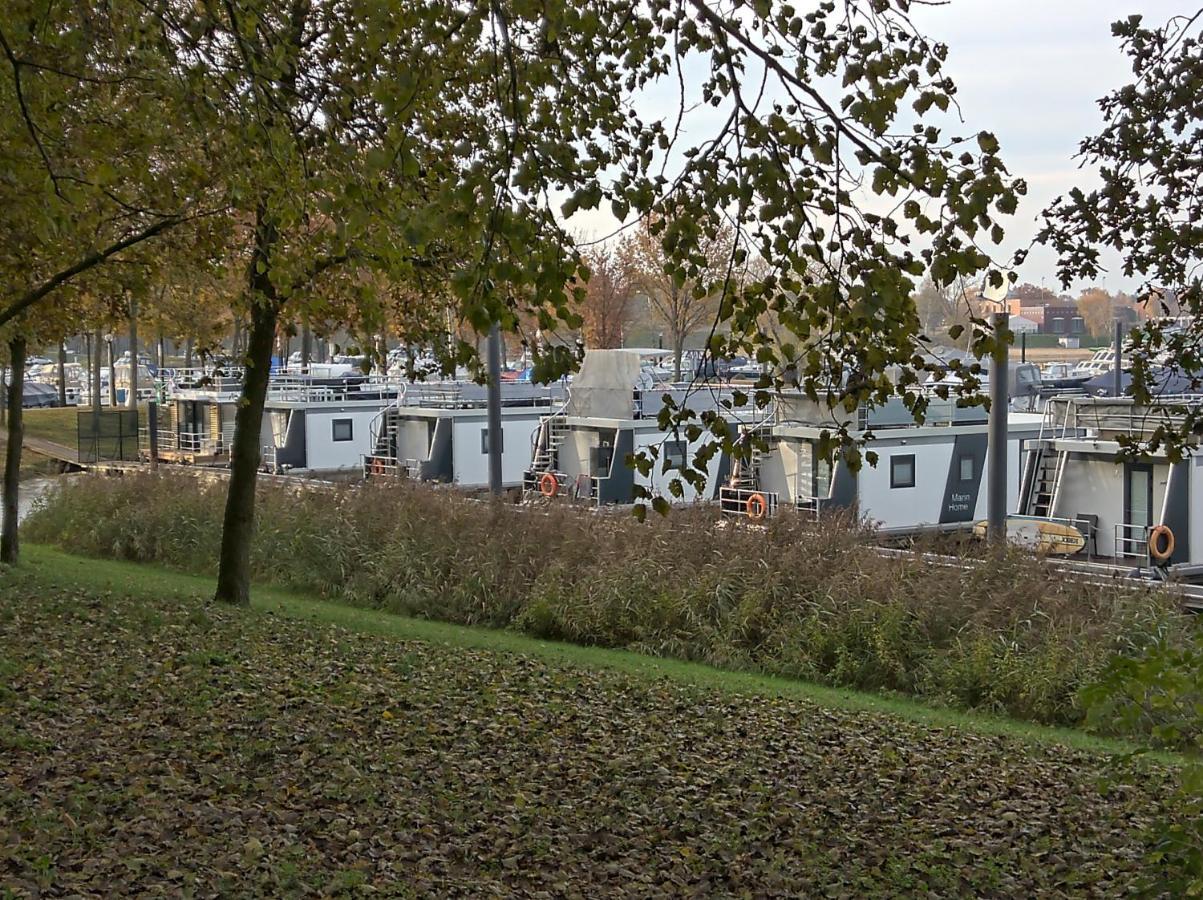 Hausboot Leukermeer Well 웰 외부 사진